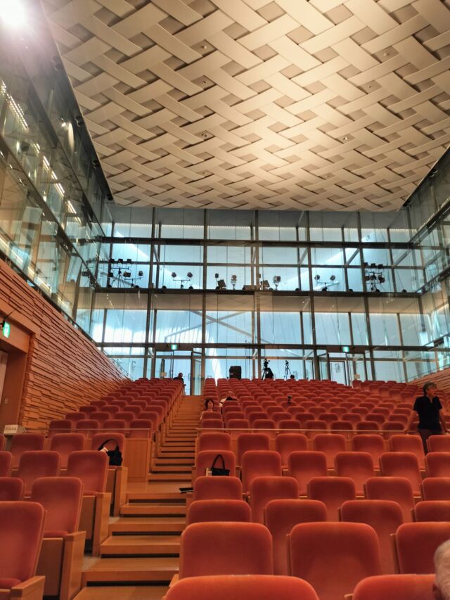本日、なら100年会館で合唱団Rinte定期演奏会を
行います。
当日券もありますので時間のある方はお越しください。
13時半開場です。
お待ちしてます。